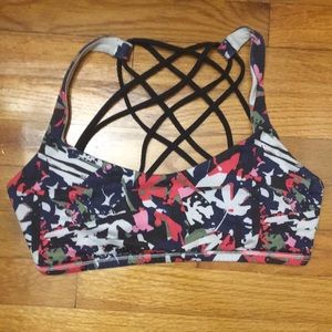 Lululemon Free to be Wild Sports Bra Size 6